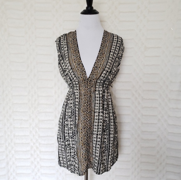 Motherhood Maternity Tops - ⭐ 5/$25 Motherhood Maternity Tribal Print Blouse